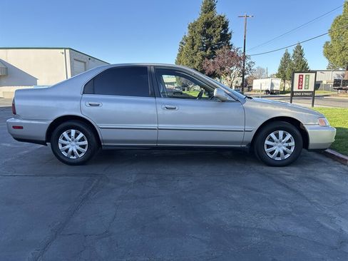 Used 1996 Honda Accord VP image 14