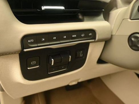 Used 2023 Cadillac Escalade Premium Luxury Platinum w/ Heavy-Duty Trailer Package AWD/4WD image 16