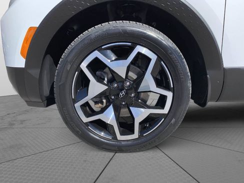 Used 2022 Hyundai Santa Cruz Limited AWD/4WD image 9