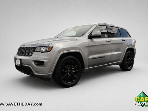 Used 2020 Jeep Grand Cherokee Altitude RWD image 4