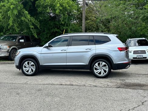 Used 2023 Volkswagen Atlas SE image 3