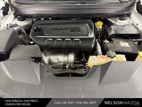 Used 2019 Jeep Cherokee Latitude Plus w/ Comfort/Convenience Group FWD image 49