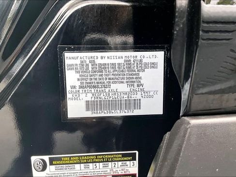 Certified 2025 Nissan Kicks SR AWD/4WD image 18