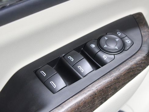 Used 2023 GMC Acadia Denali AWD/4WD image 5