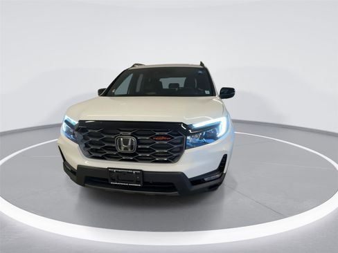 Used 2022 Honda Passport TrailSport image 3