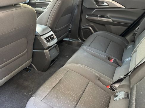 Used 2025 Chevrolet Equinox EV LT image 27