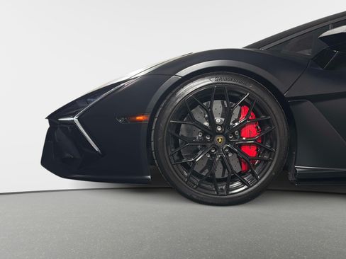 Used 2024 Lamborghini Revuelto AWD/4WD image 13