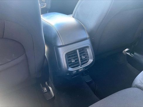 Used 2014 Jeep Cherokee Latitude w/ Comfort/Convenience Group image 28