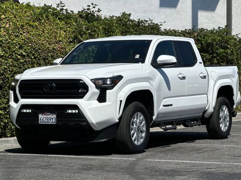 Used 2024 Toyota Tacoma SR5 image 9