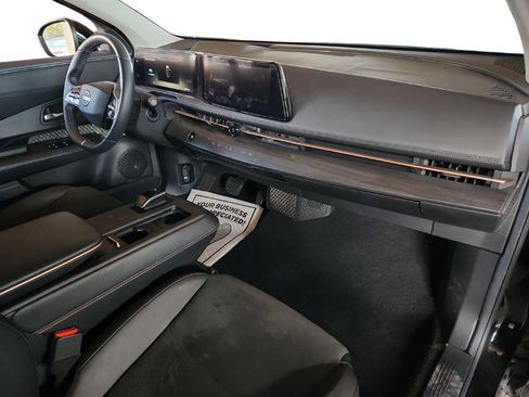 Used 2023 Nissan Ariya FWD image 26