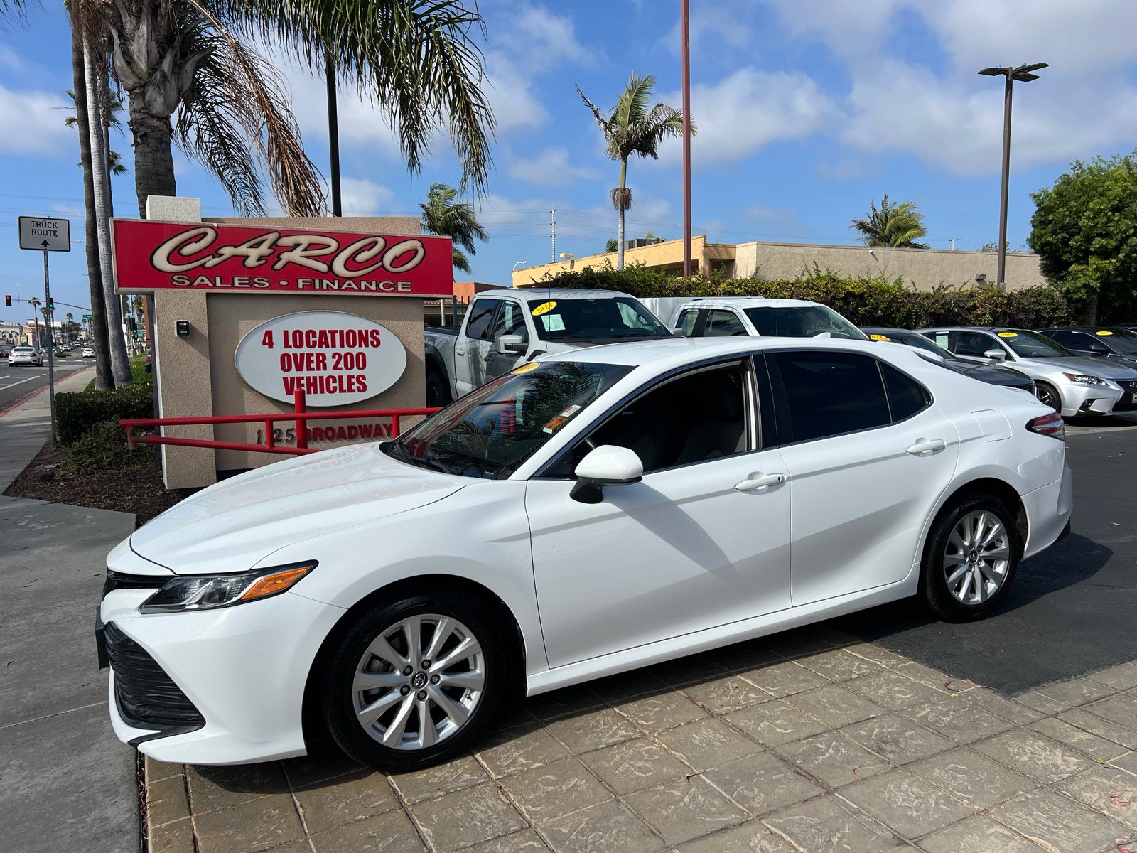 Used 2019 Toyota Camry LE FWD image 5