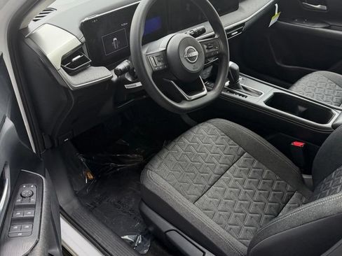 Certified 2025 Nissan Kicks SV AWD/4WD image 7