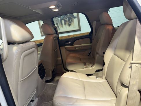 Used 2014 GMC Yukon Denali RWD image 25