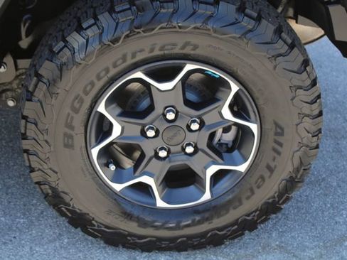 Used 2022 Jeep Wrangler Unlimited Rubicon 4xe w/ Cold Weather Group AWD/4WD image 12