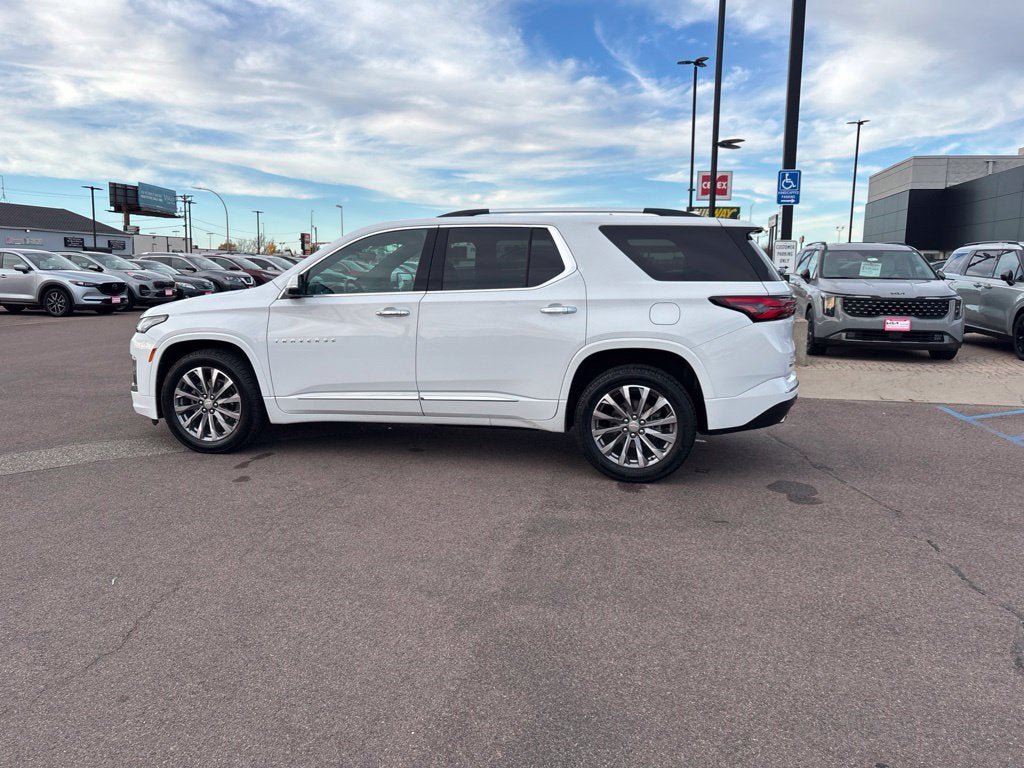 Used 2022 Chevrolet Traverse Premier AWD/4WD image 8