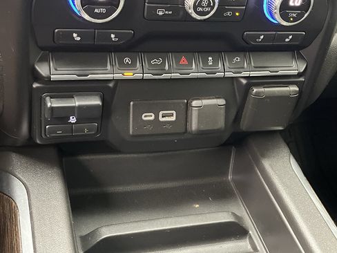 Used 2020 GMC Sierra 1500 Elevation w/ Elevation Value Package AWD/4WD image 24