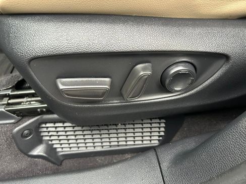 Used 2023 Toyota Sienna XLE w/ XLE Plus Package AWD/4WD image 12