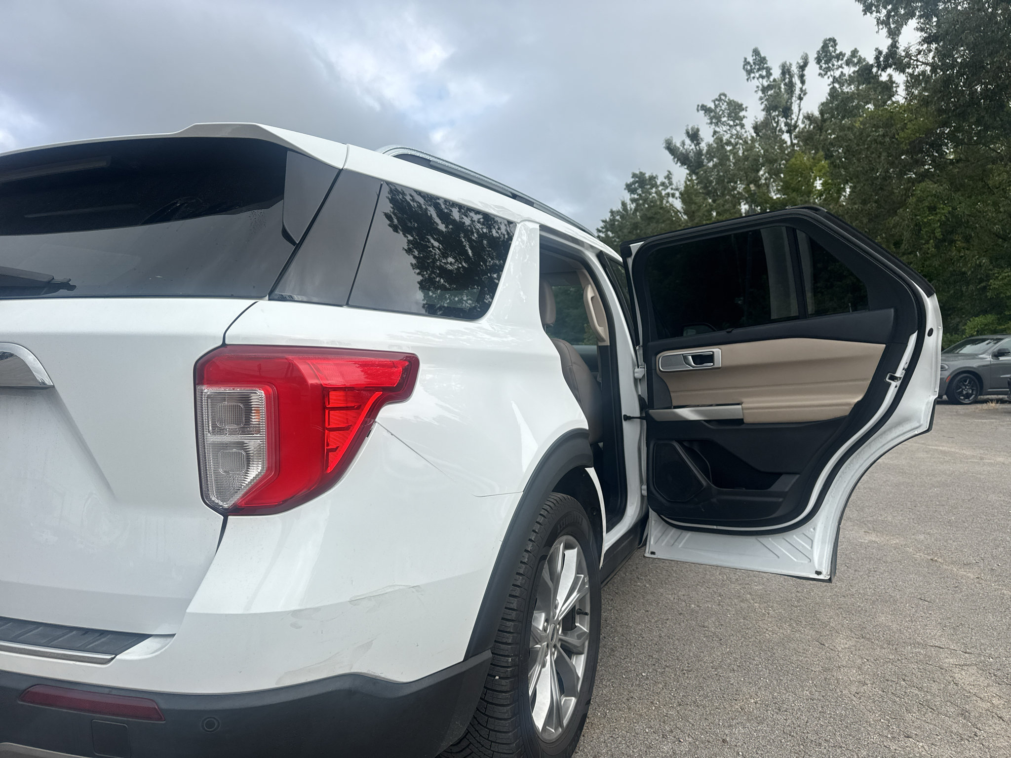 Used 2022 Ford Explorer Limited RWD image 21