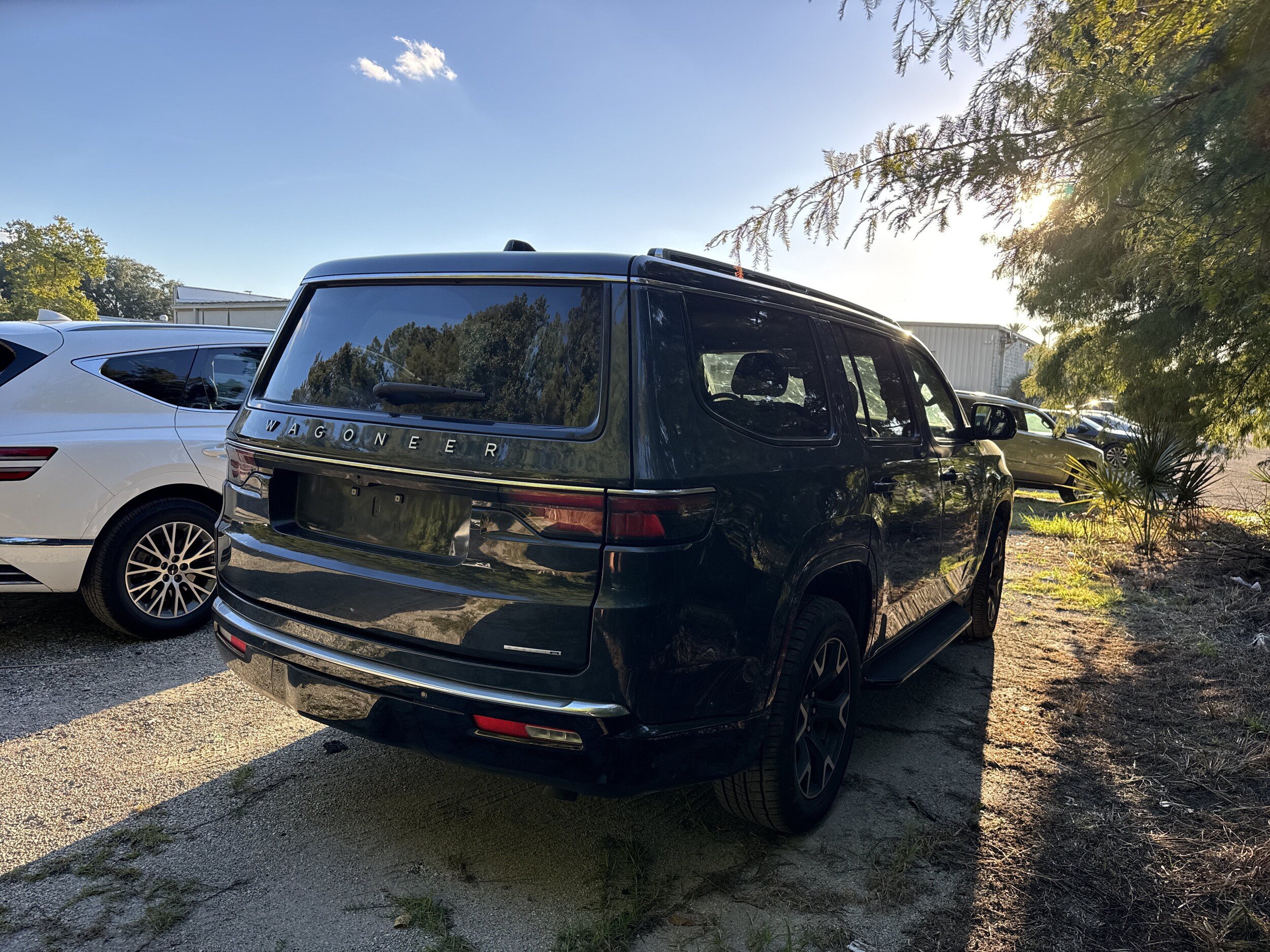 Used 2024 Jeep Wagoneer Series III AWD/4WD image 3