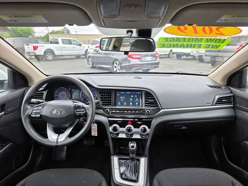 Used 2019 Hyundai Elantra SEL FWD image 13