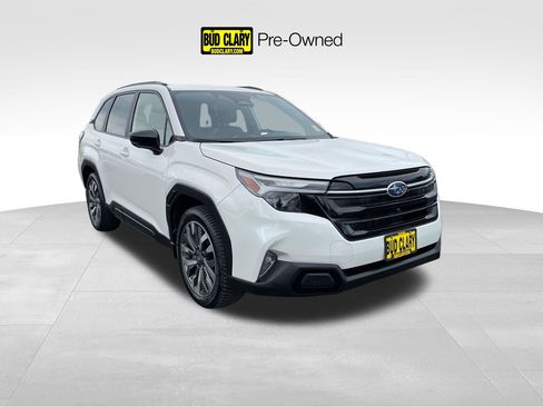 Used 2025 Subaru Forester Touring AWD/4WD image 1