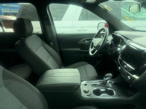 Used 2023 Chevrolet Traverse LT FWD image 6