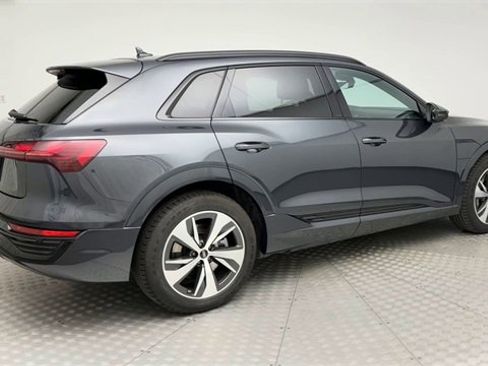 Certified 2024 Audi Q8 e-tron Premium image 2