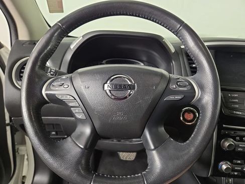 Used 2019 Nissan Pathfinder SV AWD/4WD image 22