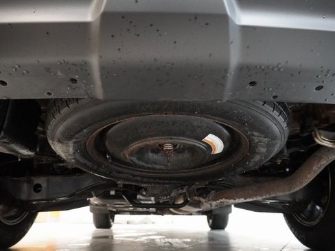 Used 2019 Nissan Pathfinder SV image 10