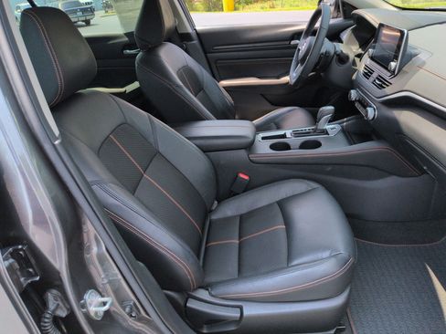 Used 2022 Nissan Altima 2.5 SR FWD image 33