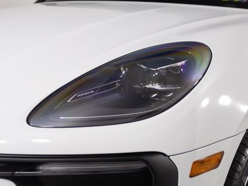 New 2026 Porsche Macan image 35