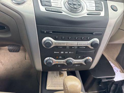 Used 2010 Nissan Murano LE w/ Navigation Pkg FWD image 5