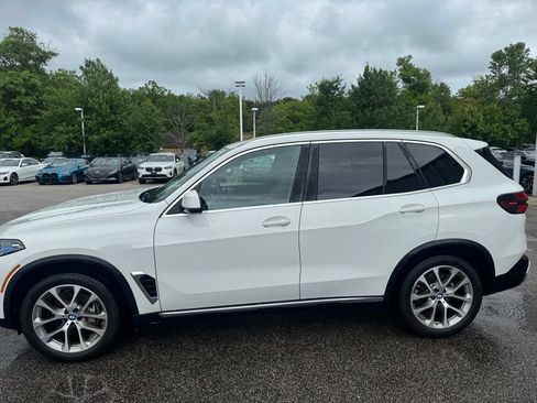 Used 2024 BMW X5 xDrive40i w/ Premium Package AWD/4WD image 2