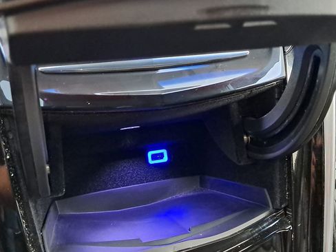 Used 2019 Cadillac Escalade Platinum image 36