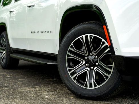 New 2026 Jeep Grand Wagoneer L 2WD image 3