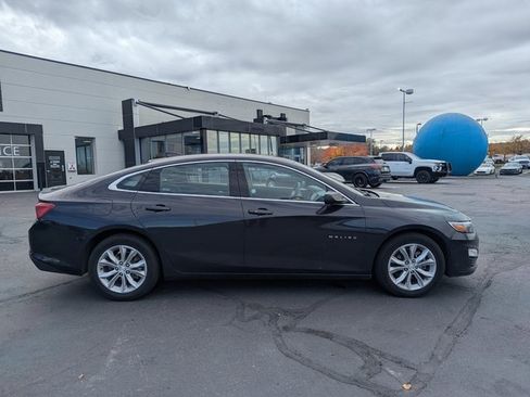 Used 2023 Chevrolet Malibu LT image 2