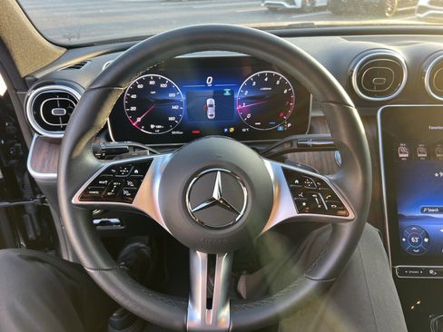 Used 2025 Mercedes-Benz C 300 Sedan image 18