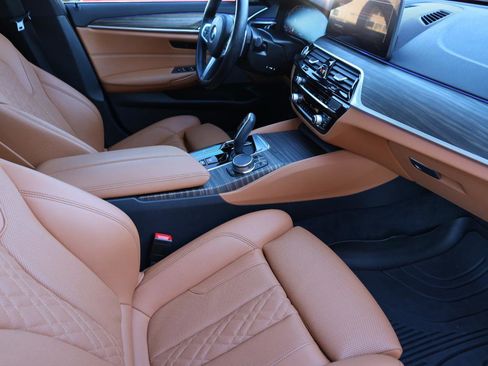 Used 2023 BMW 540i w/ M Sport Package image 8