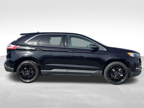 Used 2022 Ford Edge Titanium image 8