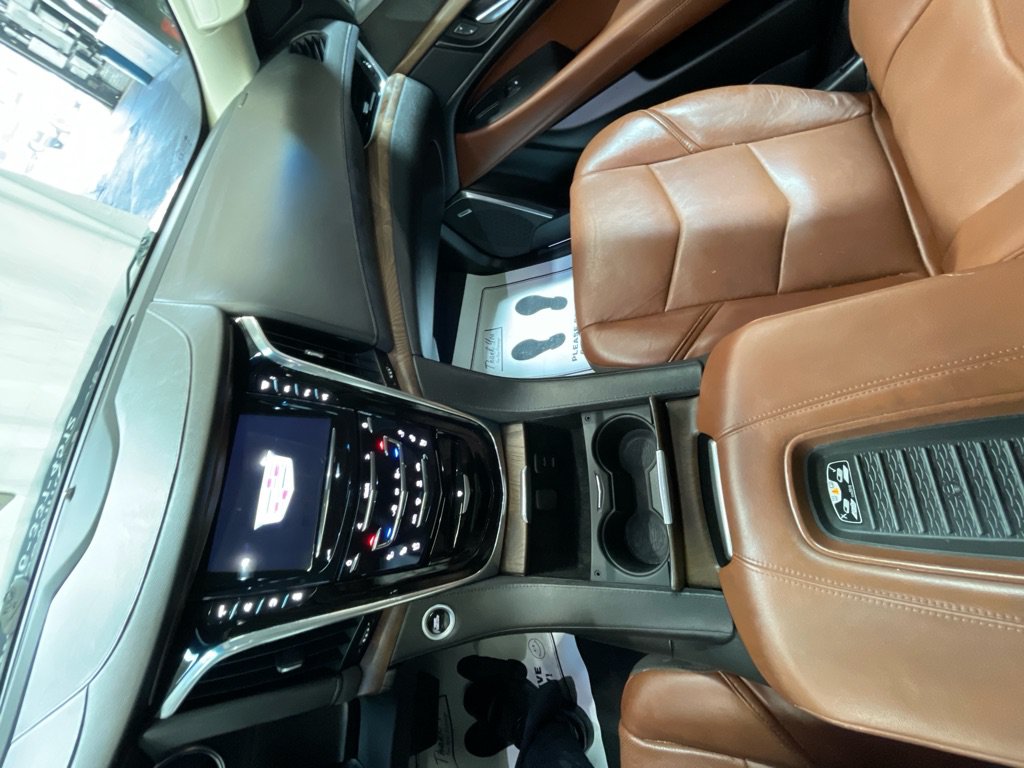 Used 2019 Cadillac Escalade ESV Luxury AWD/4WD image 24