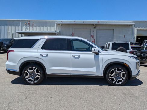 Used 2023 Hyundai Palisade Limited AWD/4WD image 3