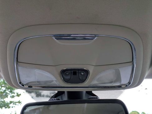 Used 2015 Jeep Cherokee Latitude FWD image 23