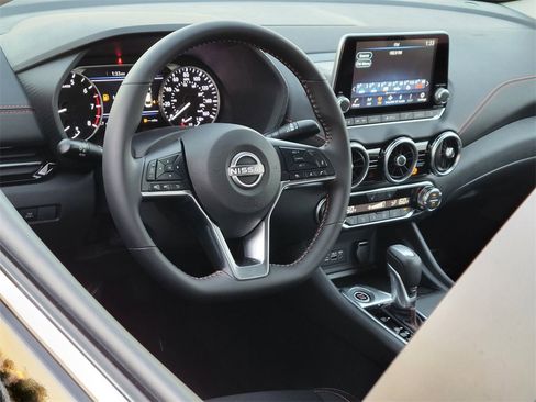 New 2025 Nissan Sentra SR image 4