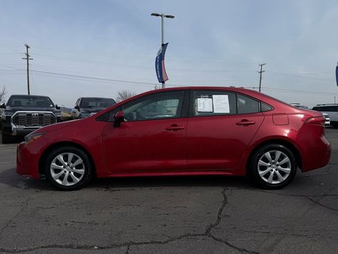 Used 2021 Toyota Corolla LE image 4