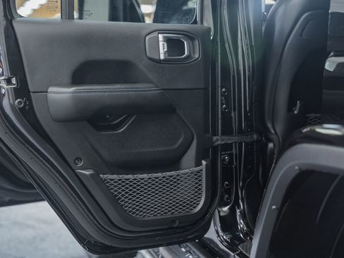 Used 2024 Jeep Wrangler Unlimited Rubicon 4xe AWD/4WD image 45