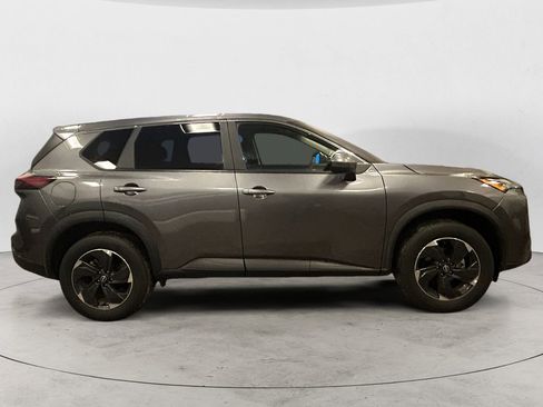 Used 2026 Nissan Rogue SV image 7
