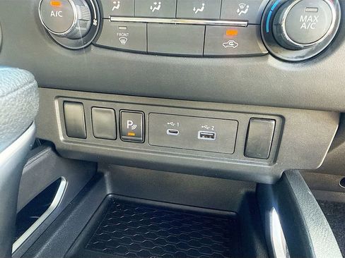 Certified 2024 Nissan Frontier SV w/ Technology Package image 31
