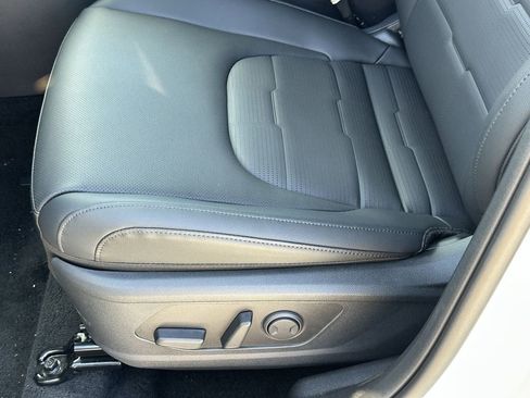 New 2026 Kia Sportage SX FWD image 18