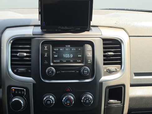 Used 2019 RAM 1500 Classic SLT AWD/4WD image 13