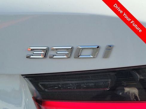 Used 2021 BMW 330i Sedan w/ Premium Package RWD image 27